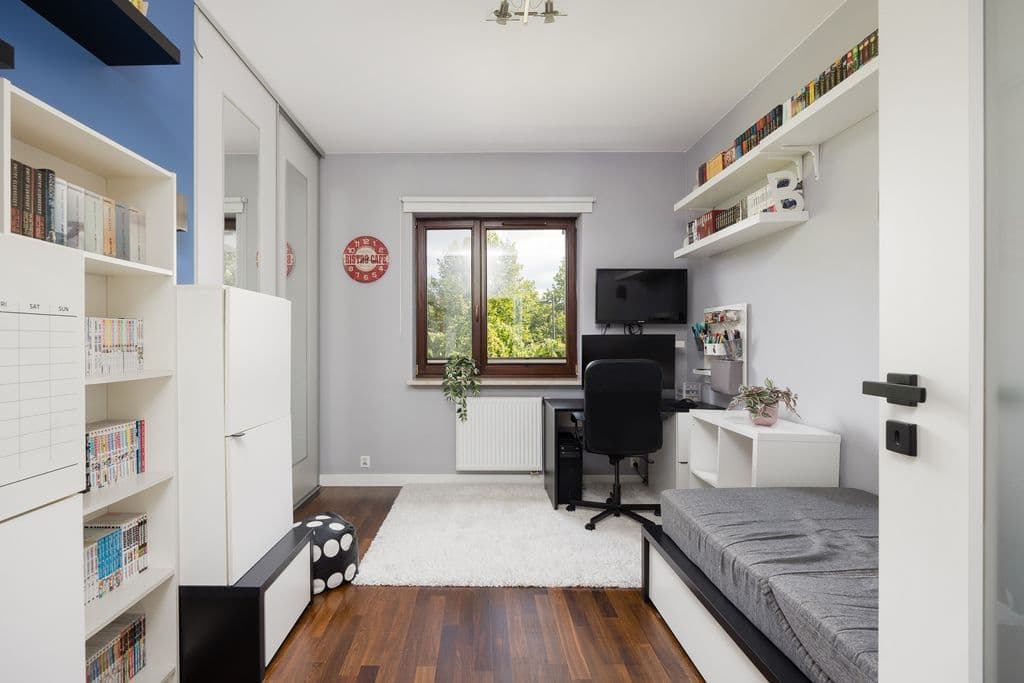 Spacious 3-room apartment with balcony in Wilanów – 10