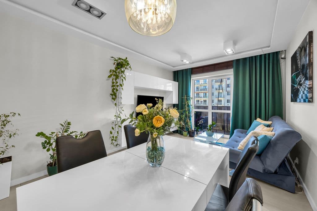 Spacious 3-bedroom apartment with large balcony – 2