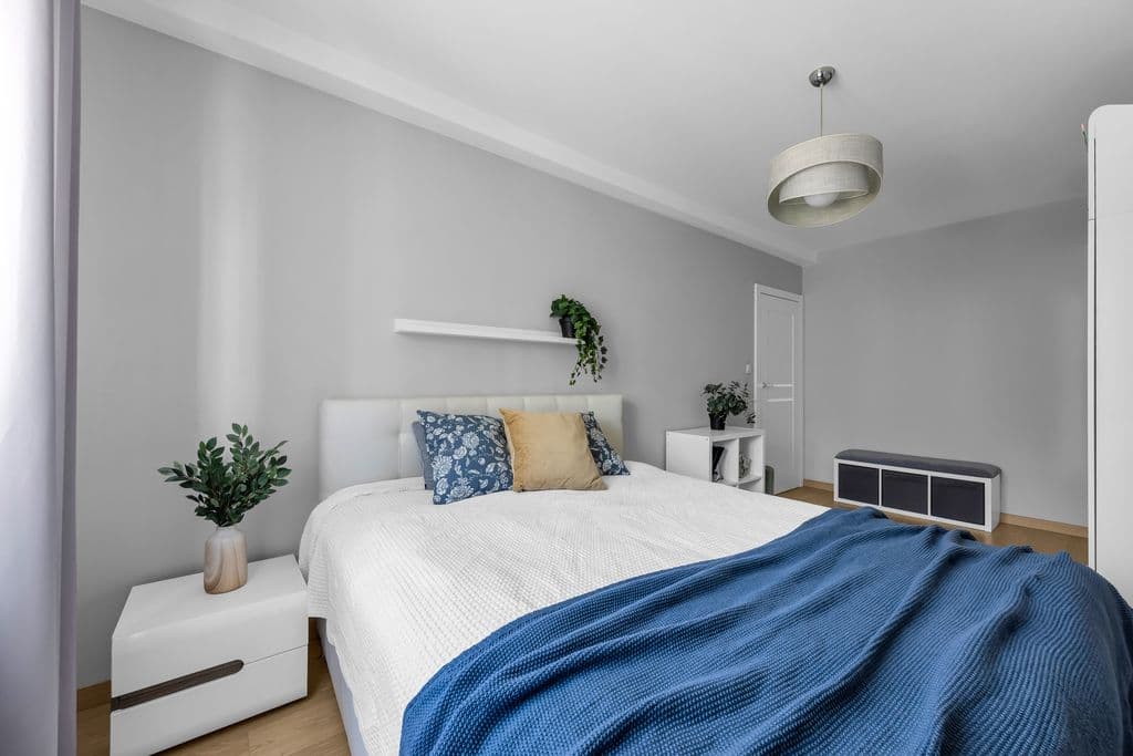 Spacious 3-bedroom apartment with large balcony – 8