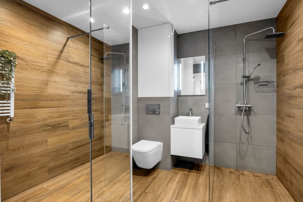 Spacious 3-bedroom apartment with large balcony – 13