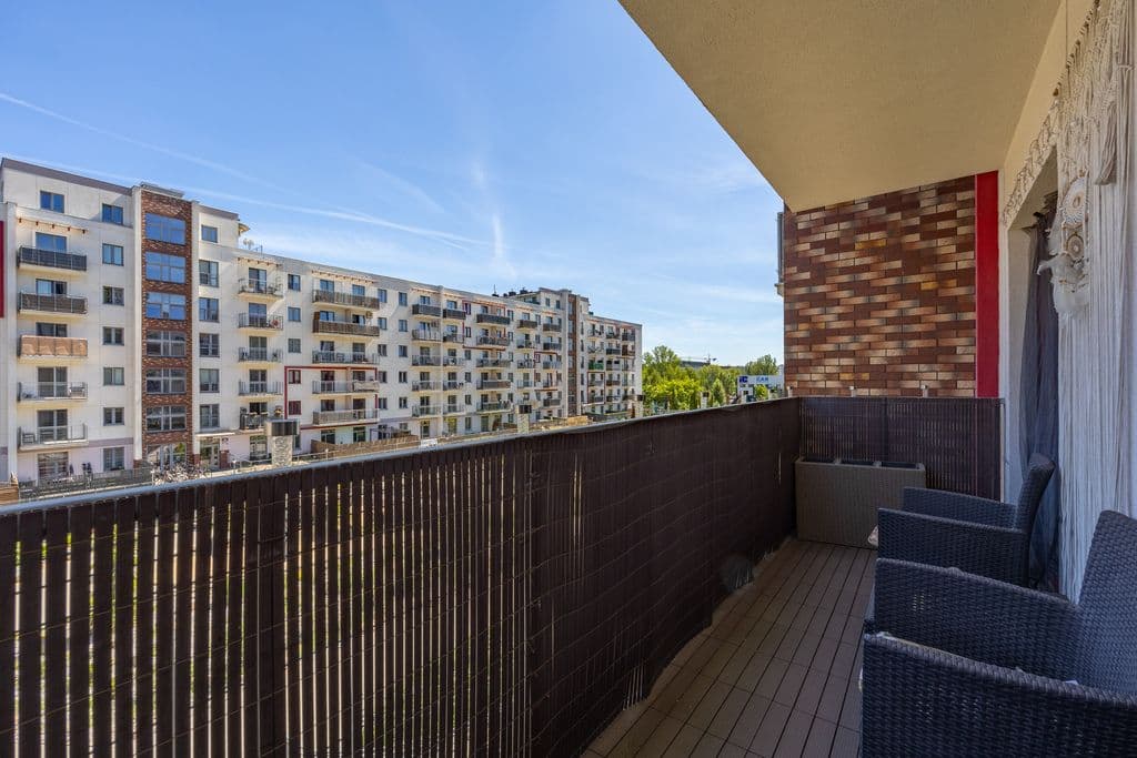 Spacious 3-bedroom apartment with large balcony – 14