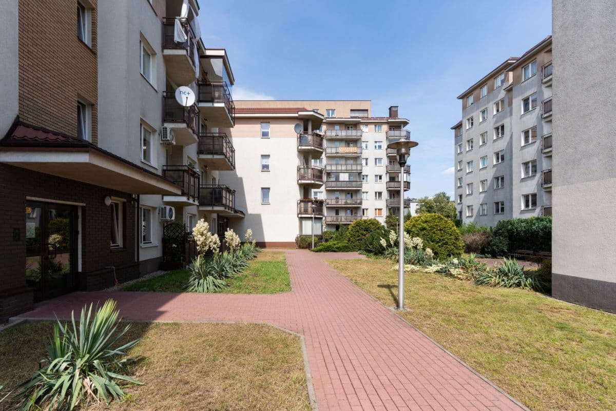 Functional 2-room apartment in quiet Bielany location – 11