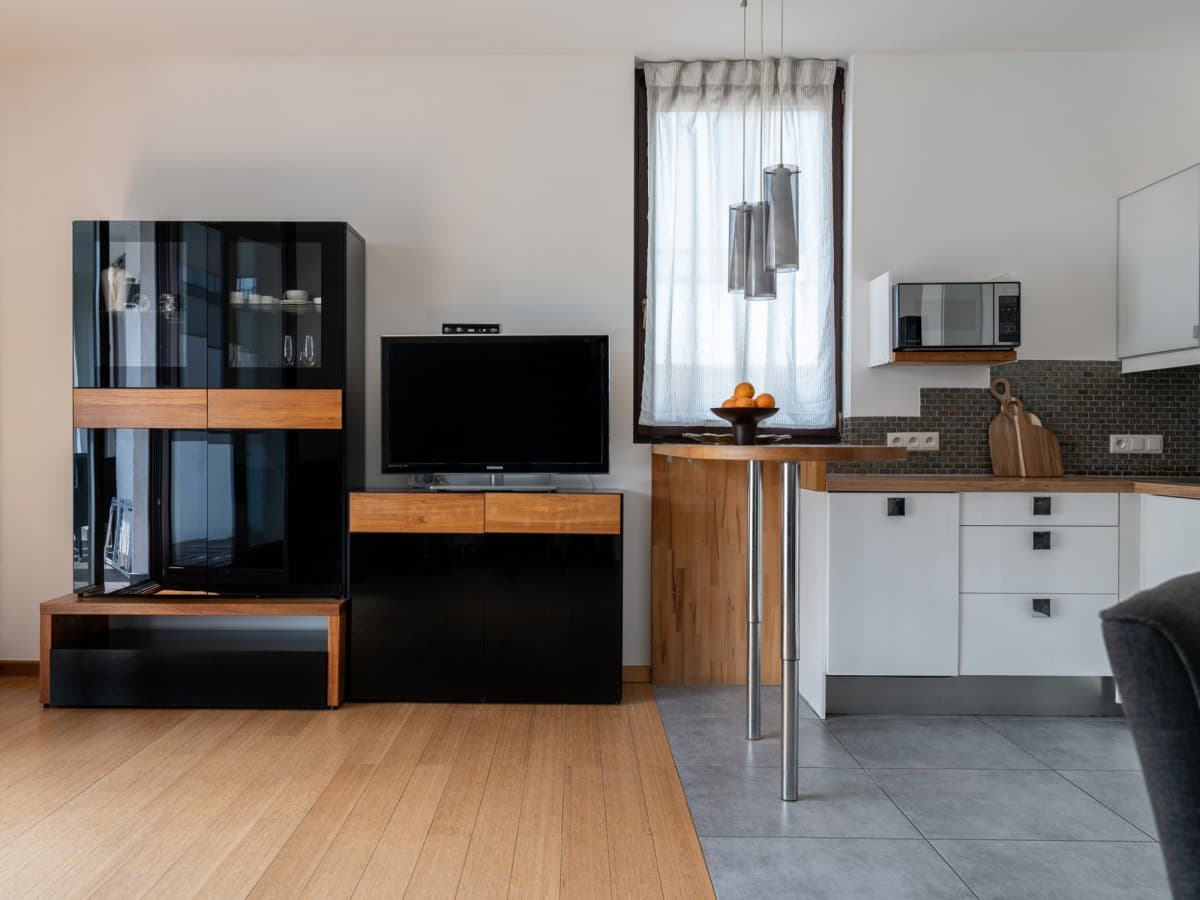 Comfortable 2-room apartment with large balcony – 3