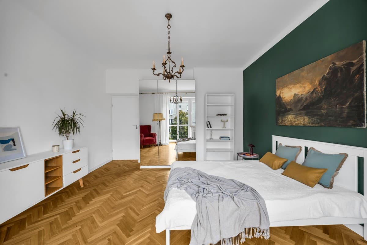 Renovated 45 m² apartment near metro – 2