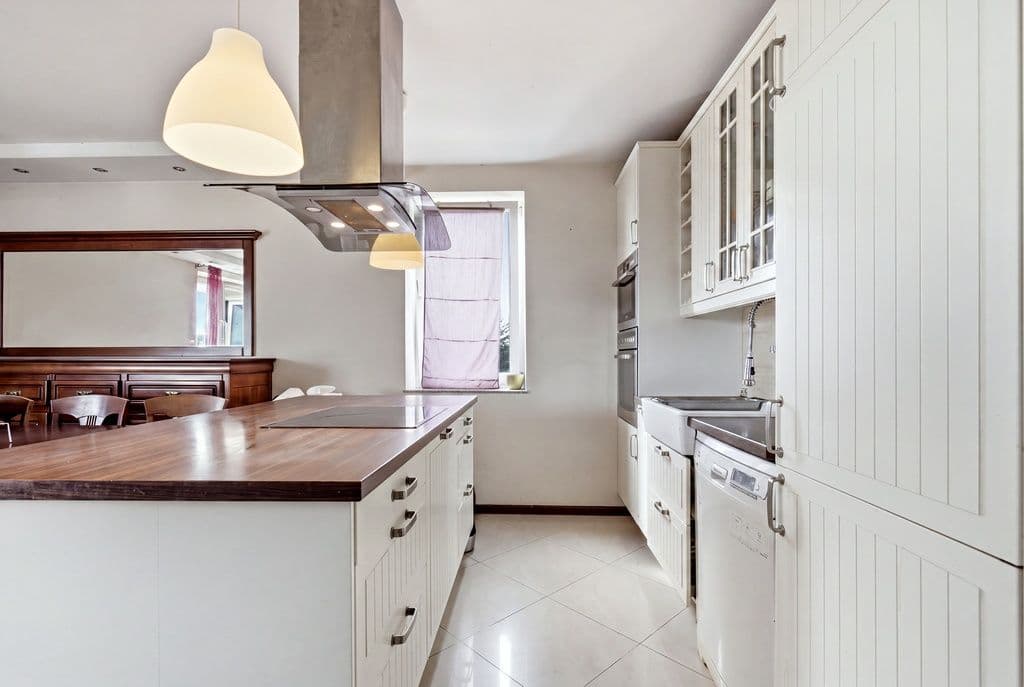 Spacious 4-room apartment with green view – 4