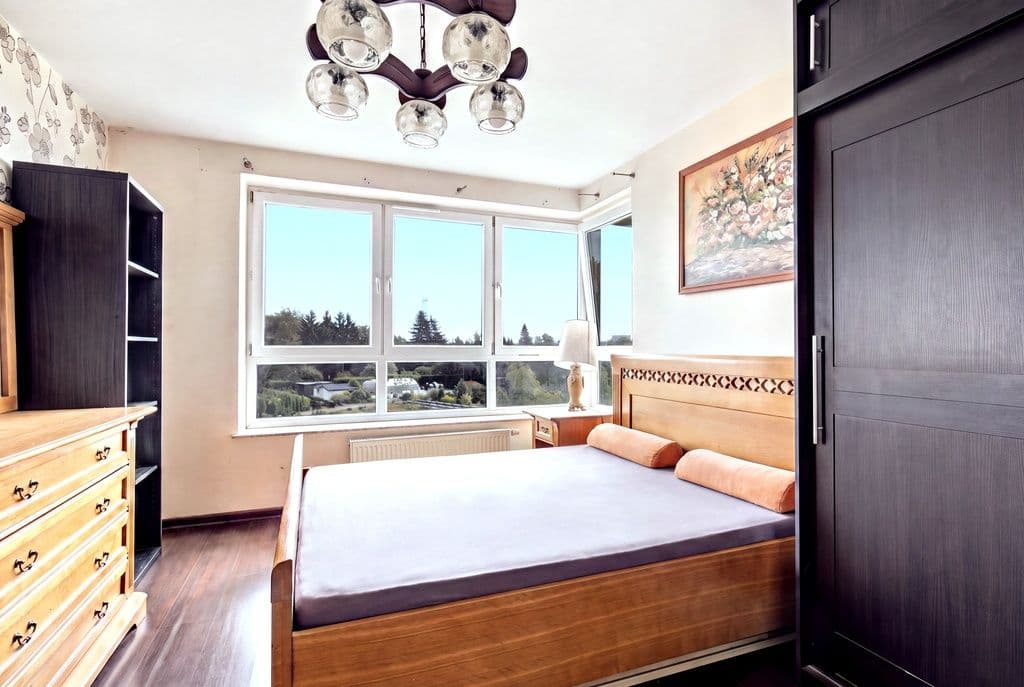Spacious 4-room apartment with green view – 6