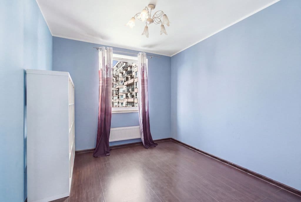 Spacious 4-room apartment with green view – 9