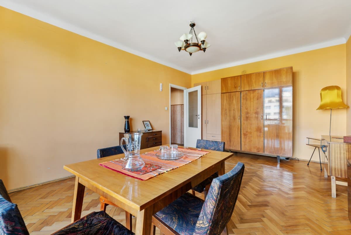 Renovation-ready apartment in Warsaw's city center – 4