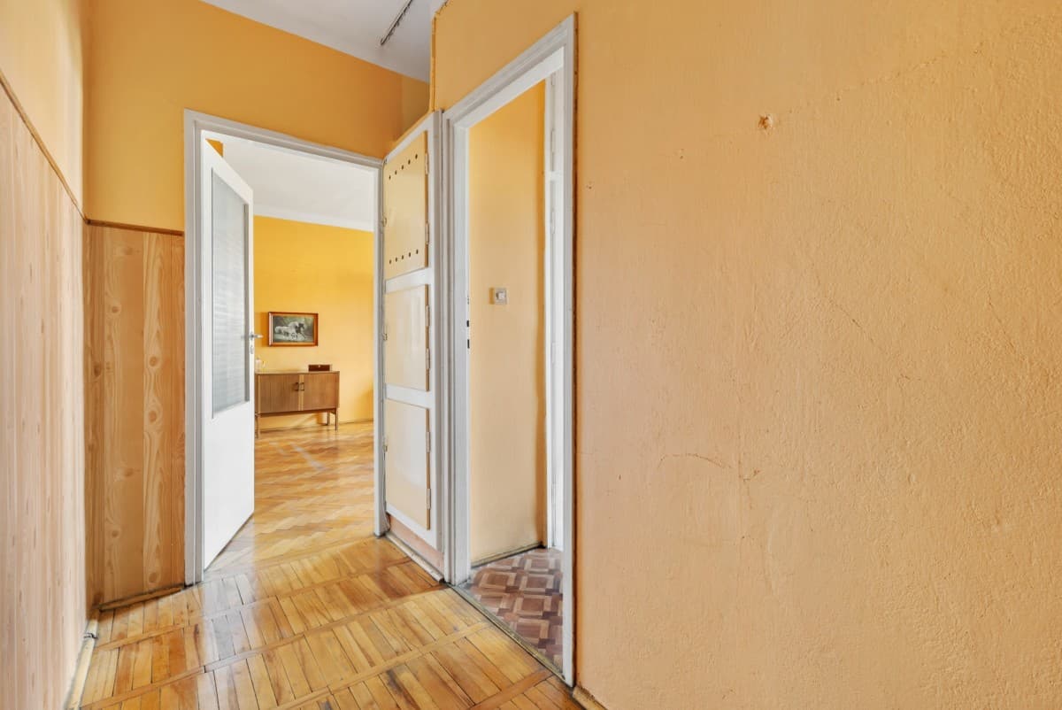Renovation-ready apartment in Warsaw's city center – 16
