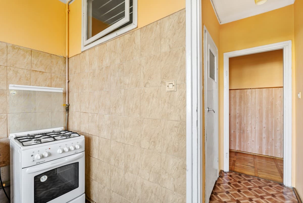 Renovation-ready apartment in Warsaw's city center – 12