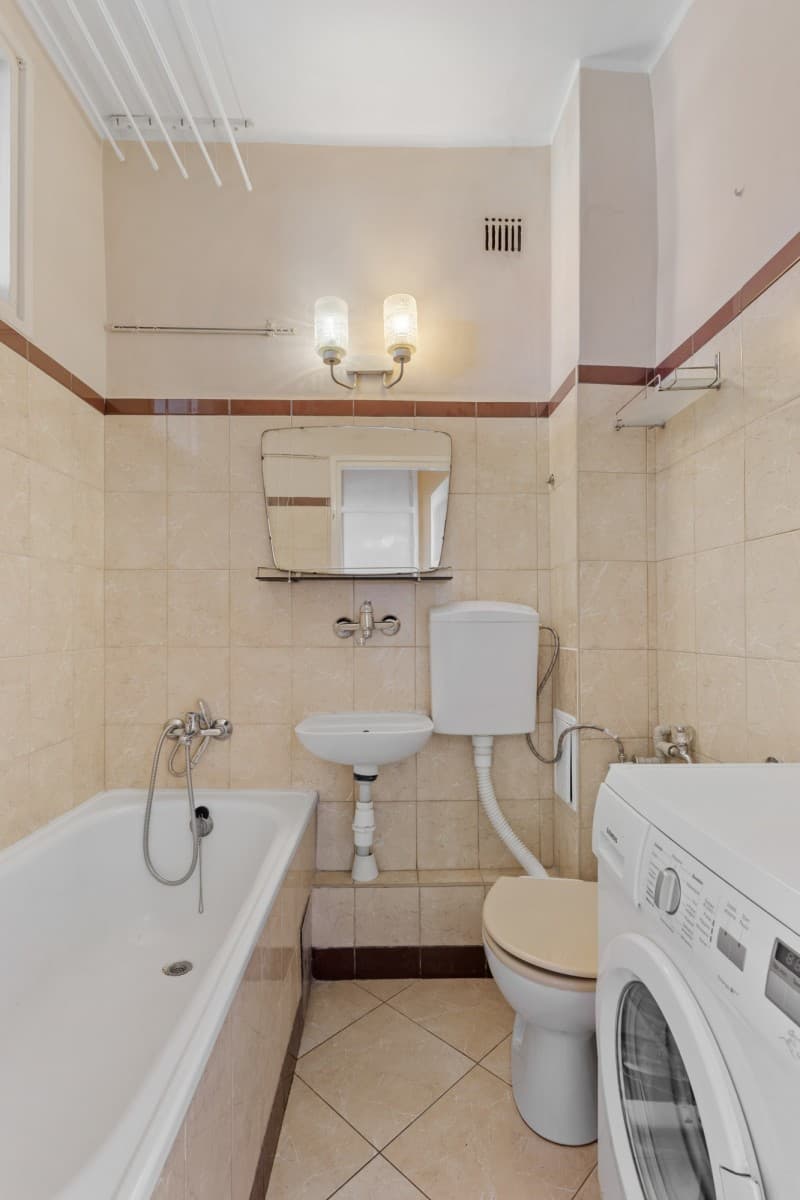 Renovation-ready apartment in Warsaw's city center – 18