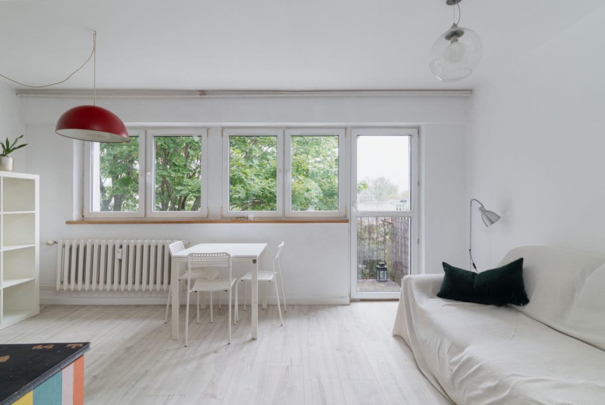 Sunny 47 m² apartment in green Żoliborz – 6