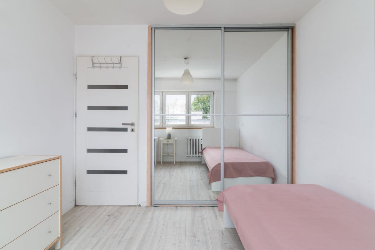 Sunny 47 m² apartment in green Żoliborz – 9
