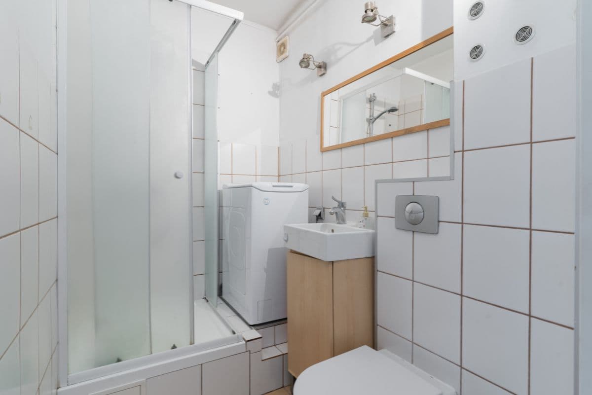 Sunny 47 m² apartment in green Żoliborz – 12