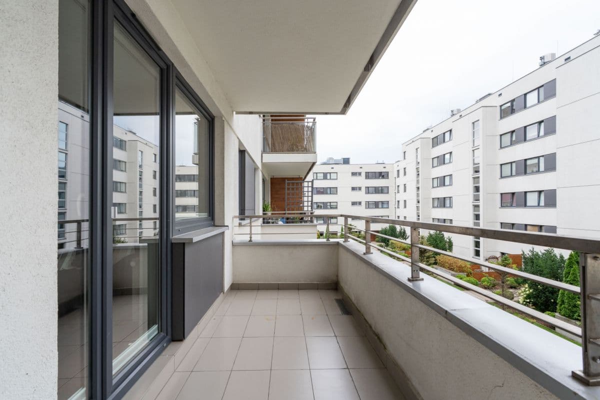 Spacious 3-room apartment in green Bemowo – 3