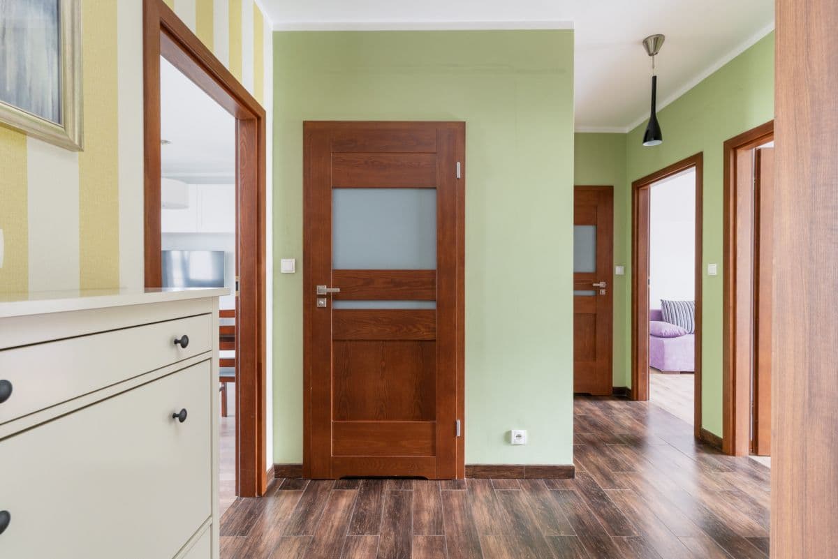 Spacious 3-room apartment in green Bemowo – 12