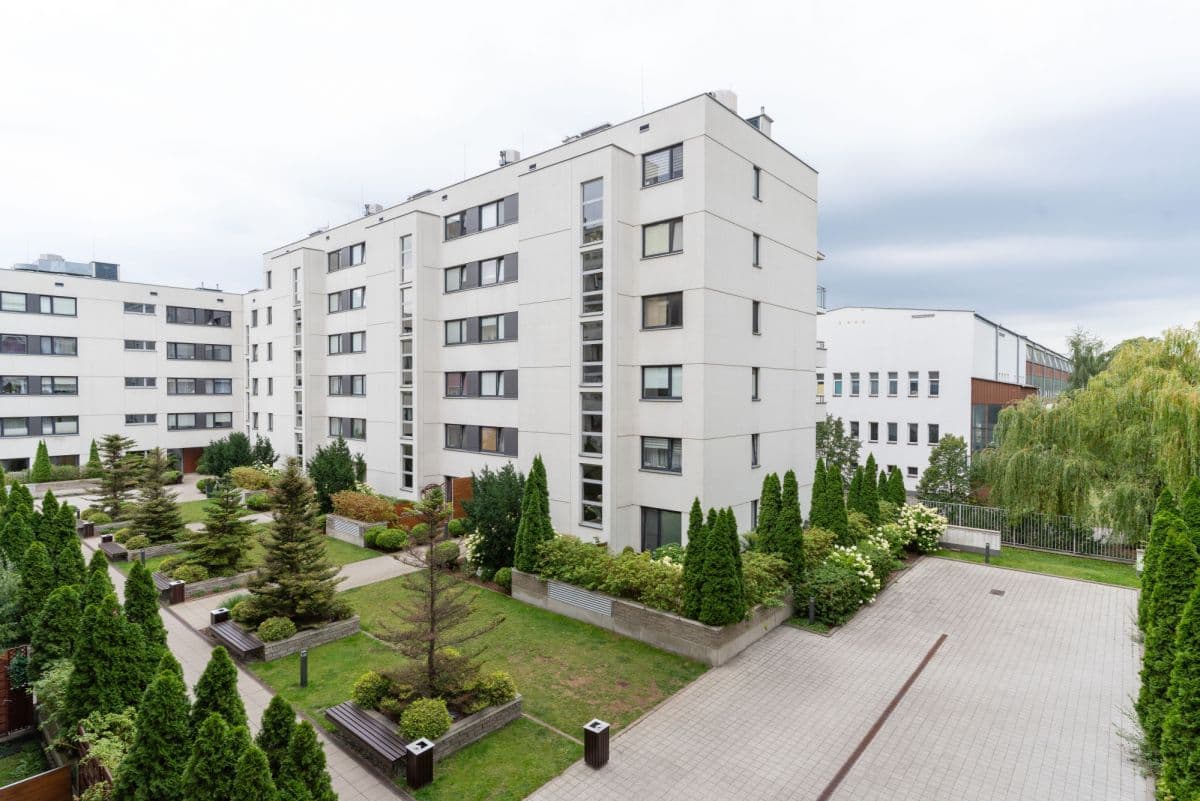 Spacious 3-room apartment in green Bemowo – 13