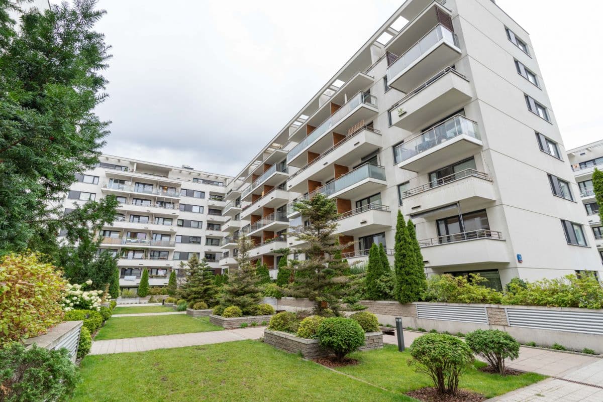 Spacious 3-room apartment in green Bemowo – 16
