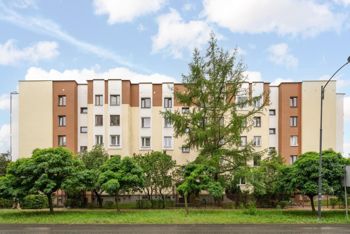 Spacious family apartment in green Bielany district – 2