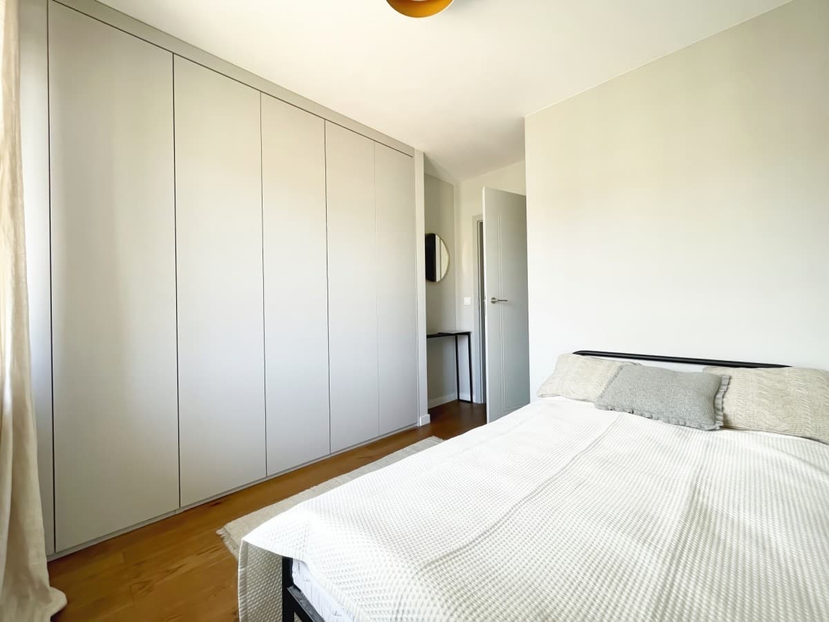 Spacious 3-room apartment with pool access in Konstancin – 5
