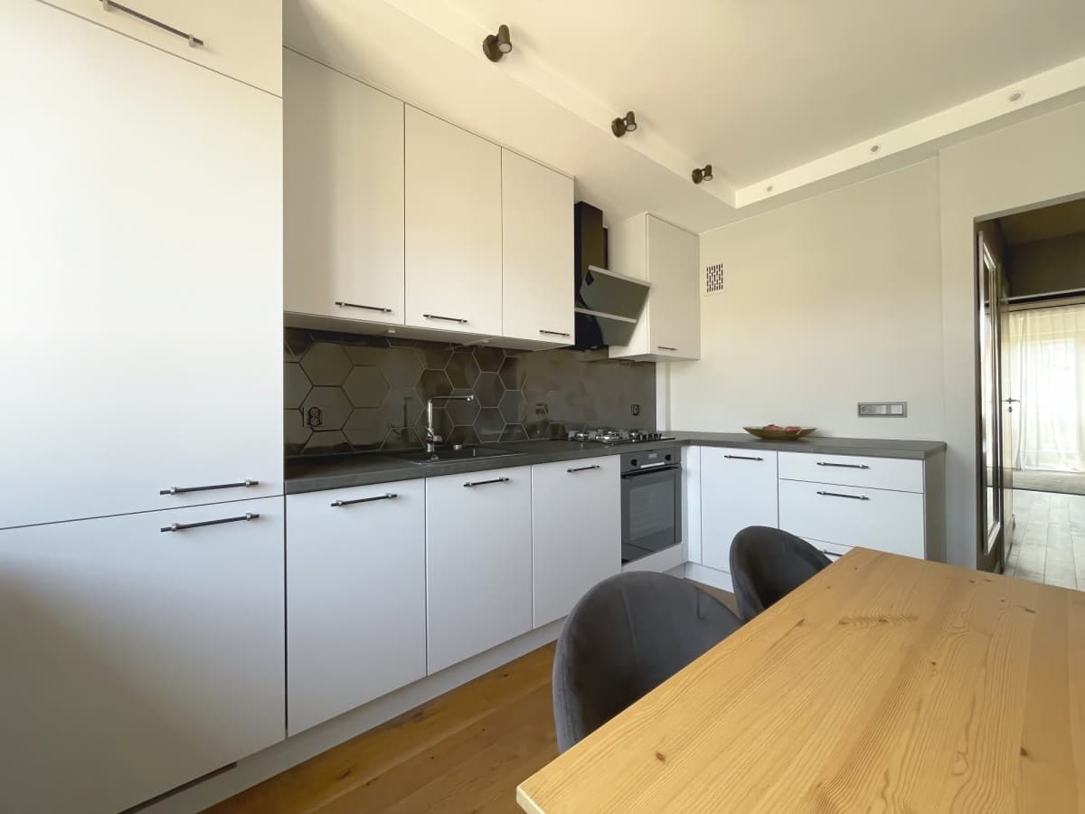 Spacious 3-room apartment with pool access in Konstancin – 7