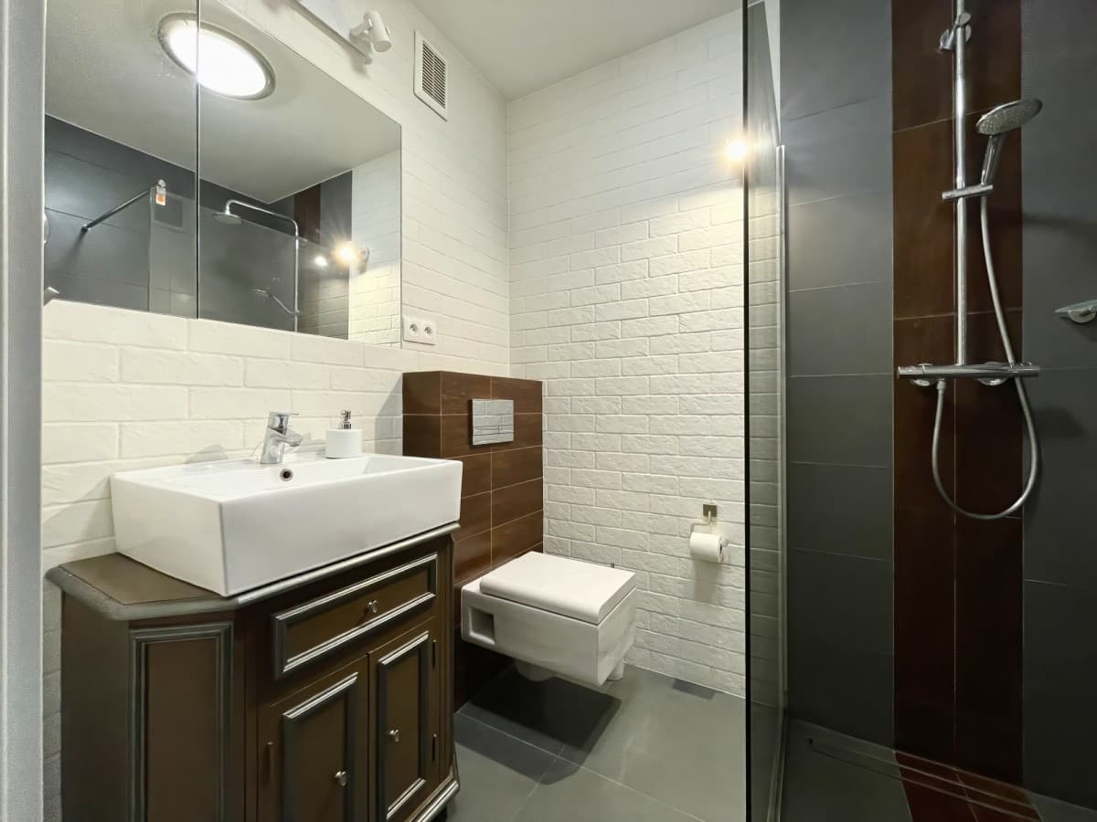 Spacious 3-room apartment with pool access in Konstancin – 8