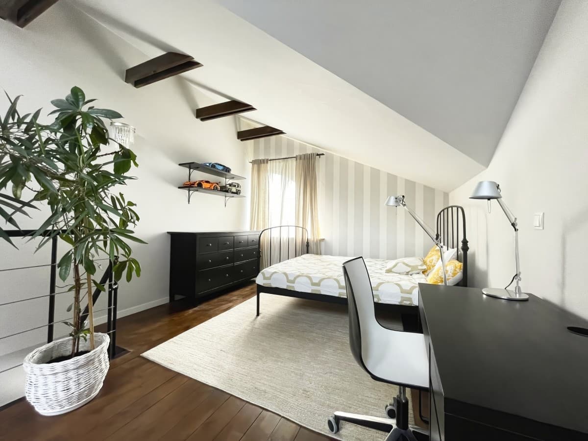 Spacious 3-room apartment with pool access in Konstancin – 12
