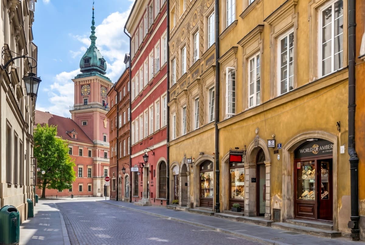 Charming 3-room apartment in historical Old Town – 2