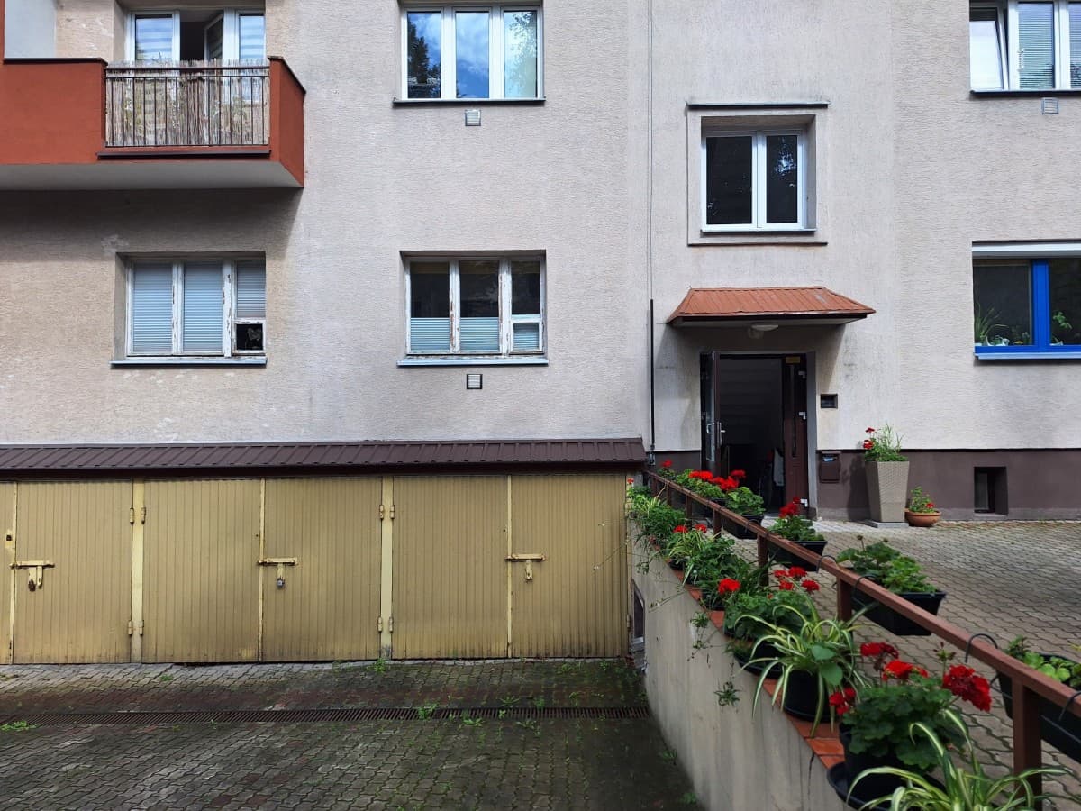 Garage for rent in Saska Kępa on Angorska St. – 1