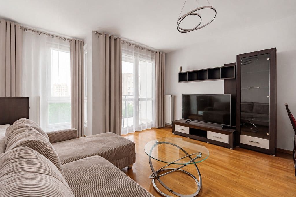 Spacious 3-room apartment with garage parking in Bemowo – 1