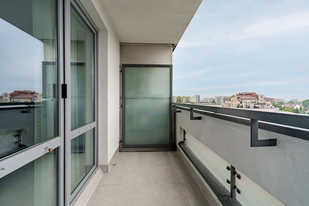 Spacious 3-room apartment with garage parking in Bemowo – 18