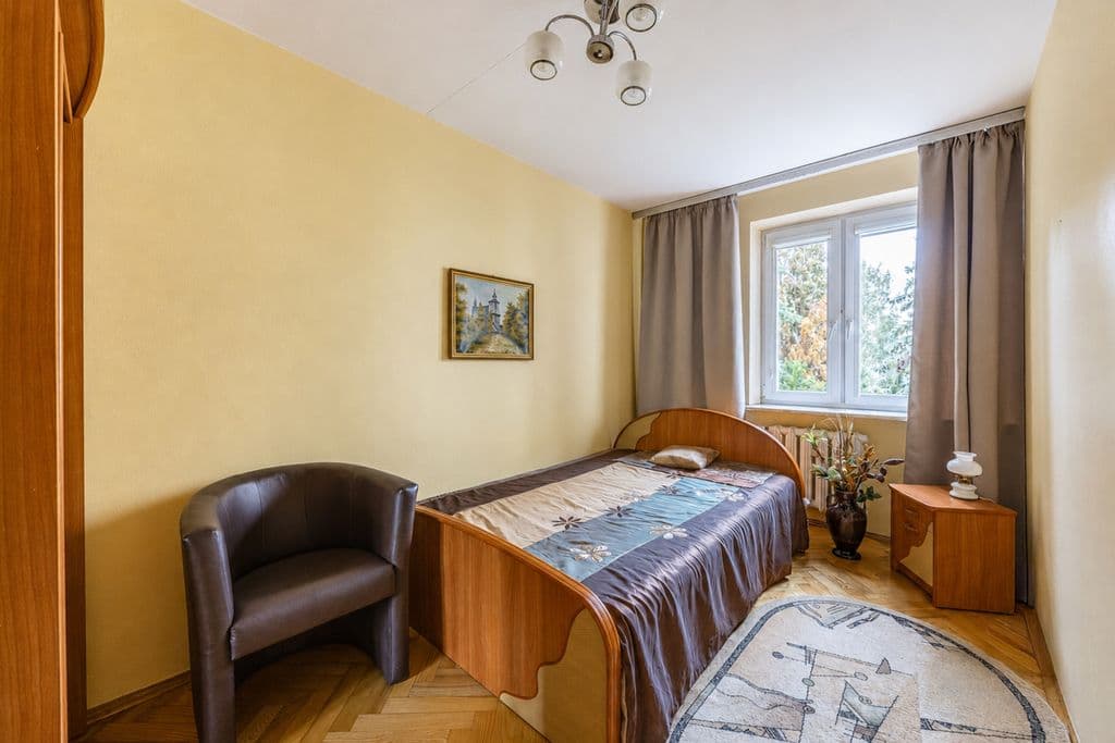 Spacious 3-room apartment near Natolin Metro – 8