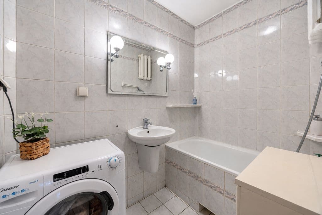 Spacious 3-room apartment near Natolin Metro – 14