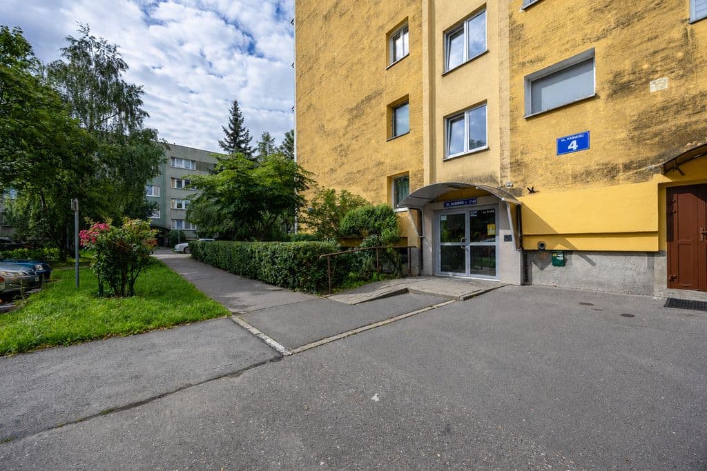 Spacious 3-room apartment near Natolin Metro – 16