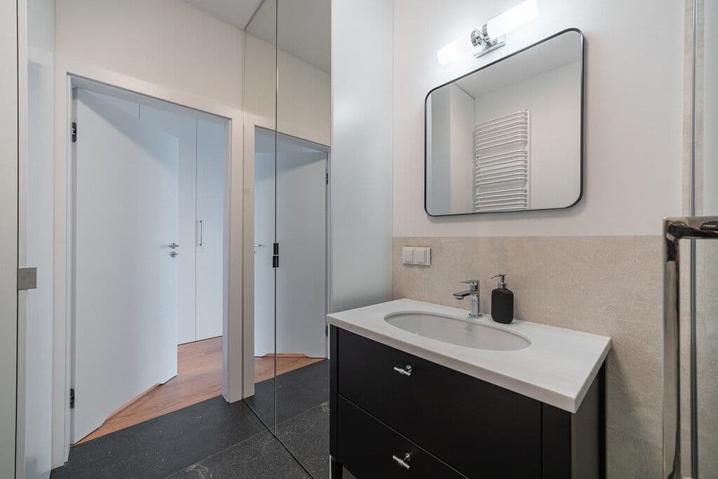 Spacious studio with balcony in secure community – 8