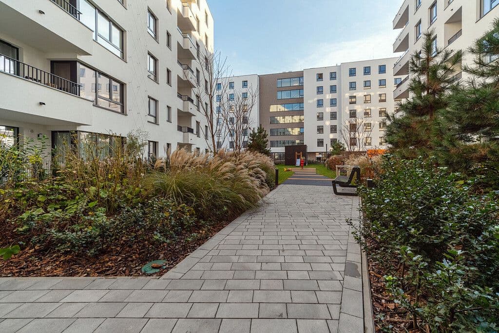 Spacious studio with balcony in secure community – 10