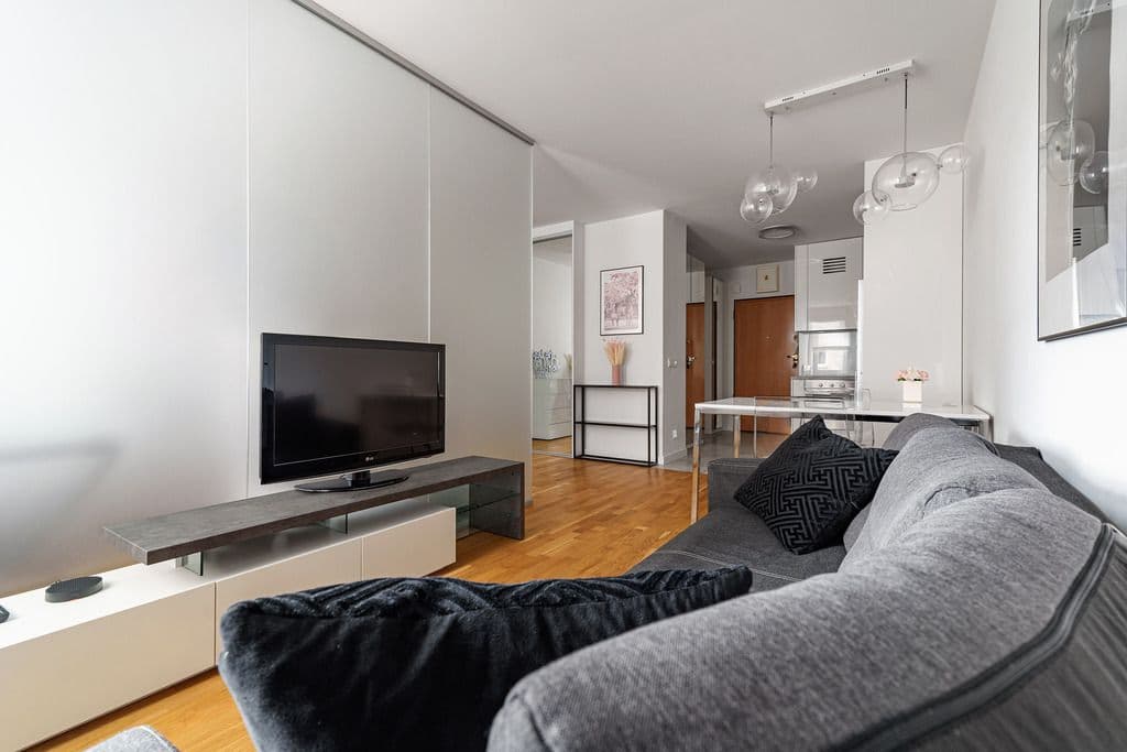 Modern apartment in Wola Tower with garage rental – 6