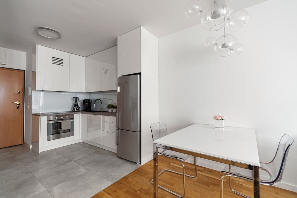 Modern apartment in Wola Tower with garage rental – 7