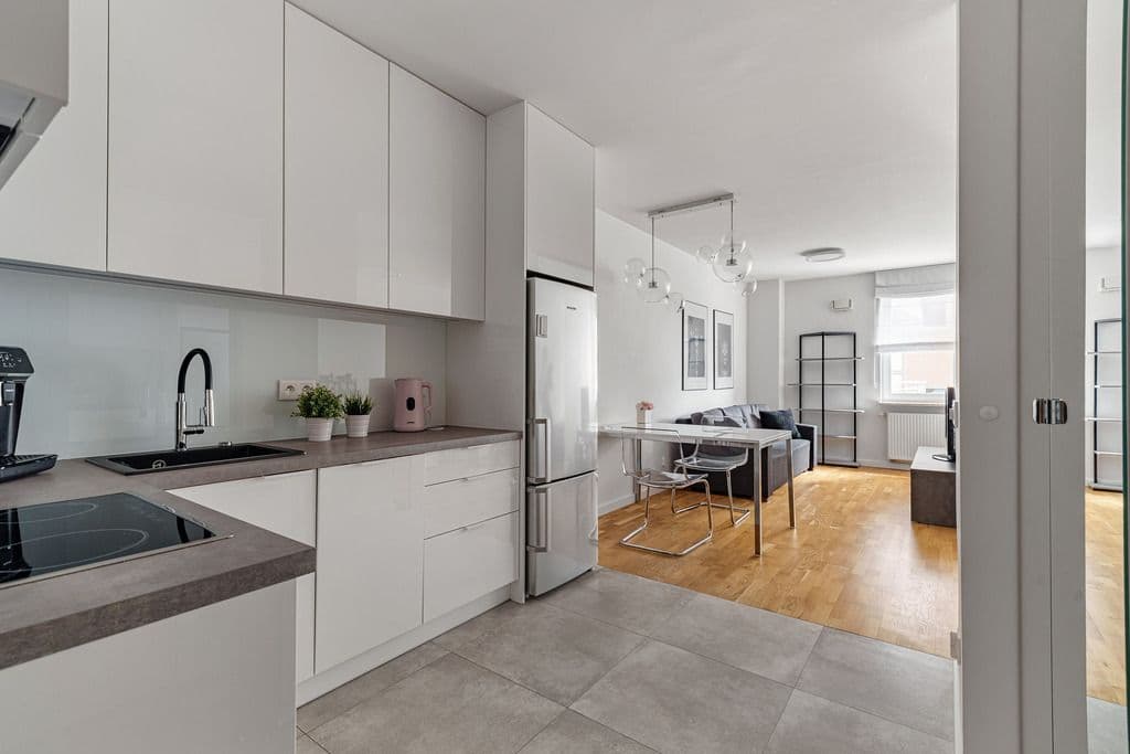 Modern apartment in Wola Tower with garage rental – 8
