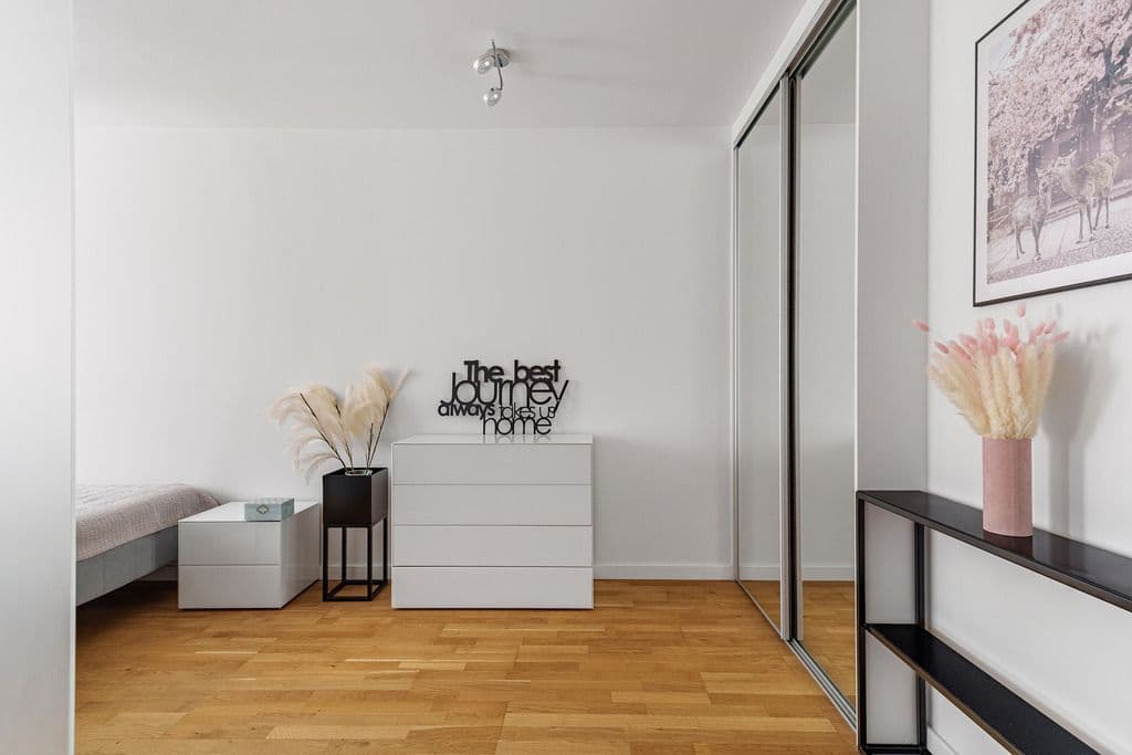 Modern apartment in Wola Tower with garage rental – 11