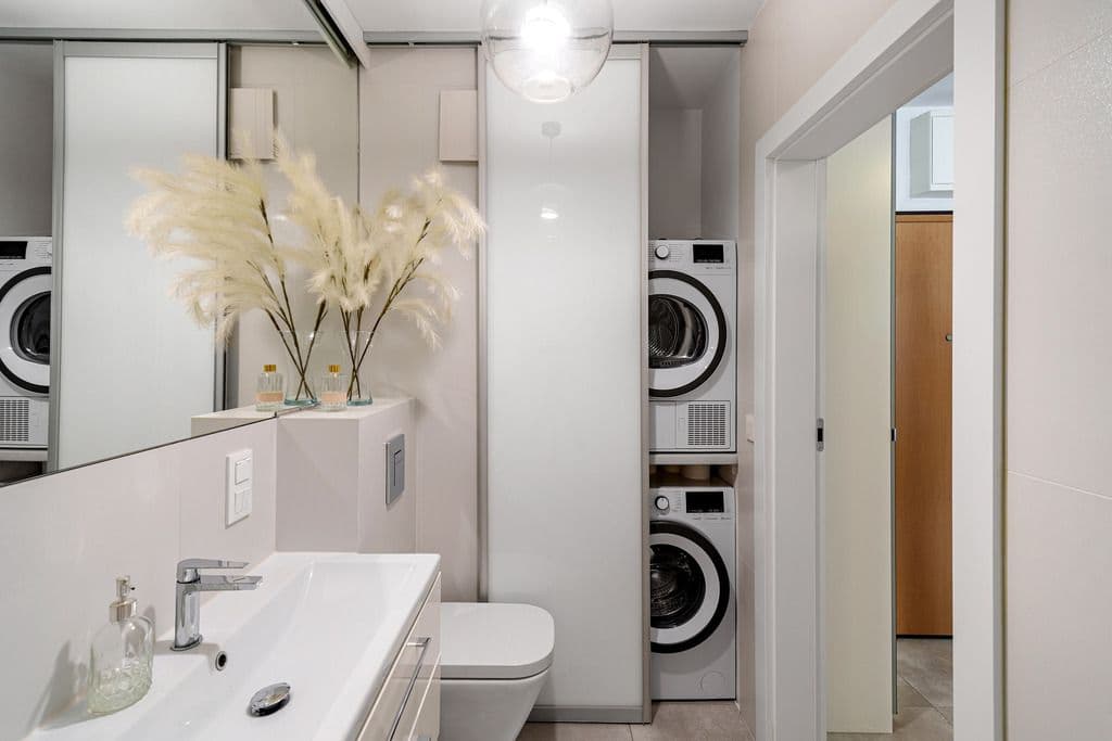 Modern apartment in Wola Tower with garage rental – 16