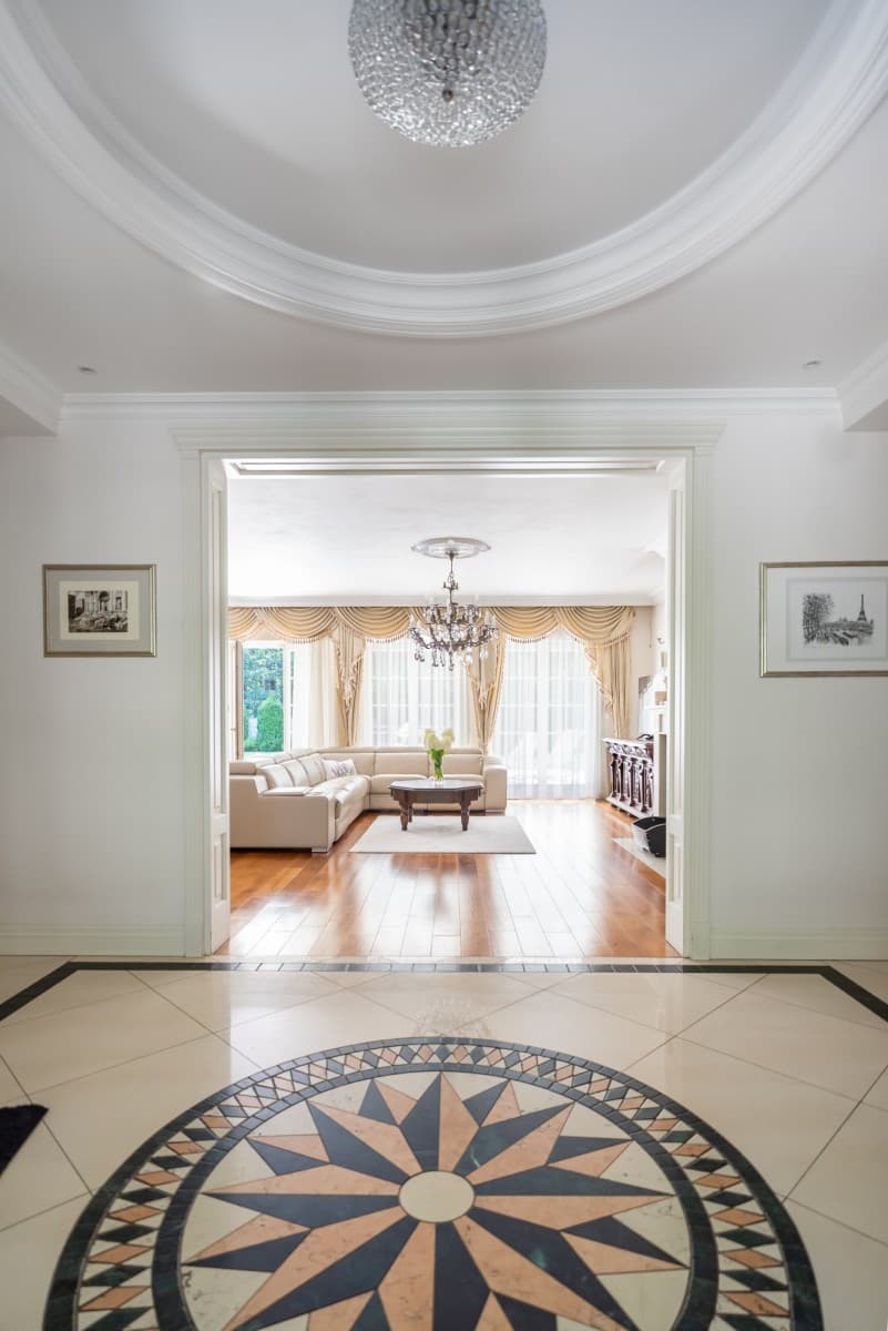 Elegant manor home on 3000 m² forested plot – 5