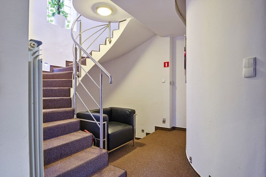 Functional office space with independent access – 5