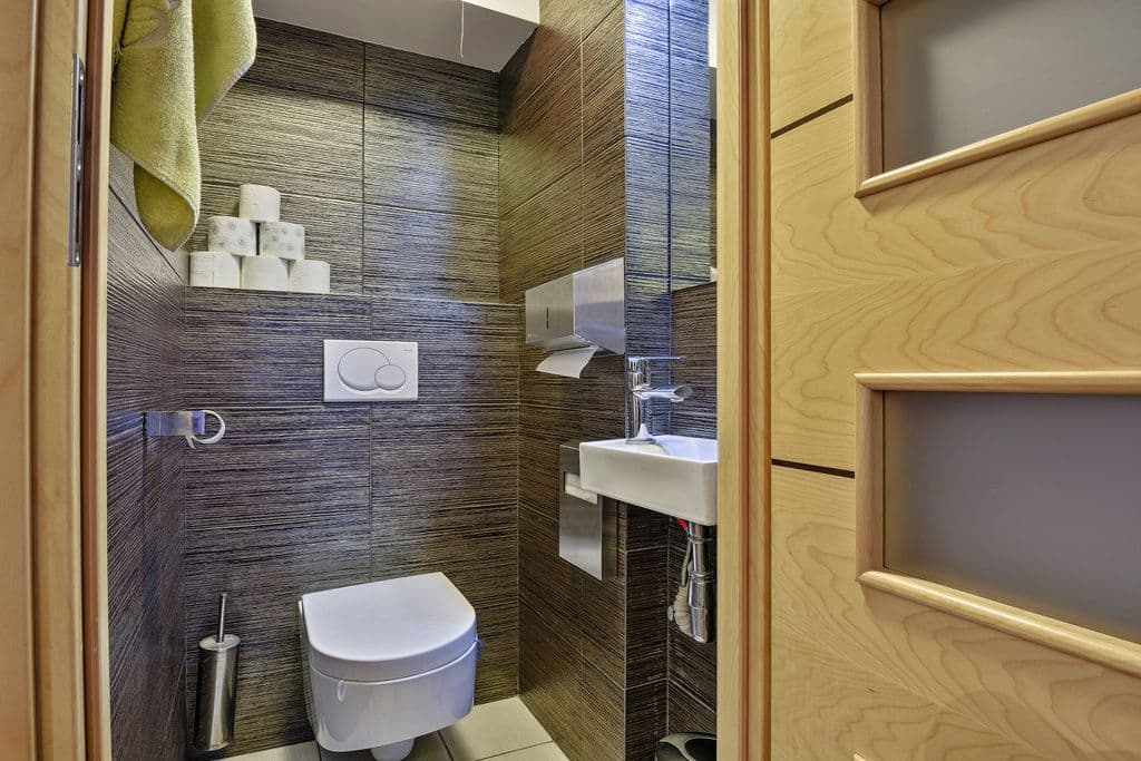 Functional office space with independent access – 8