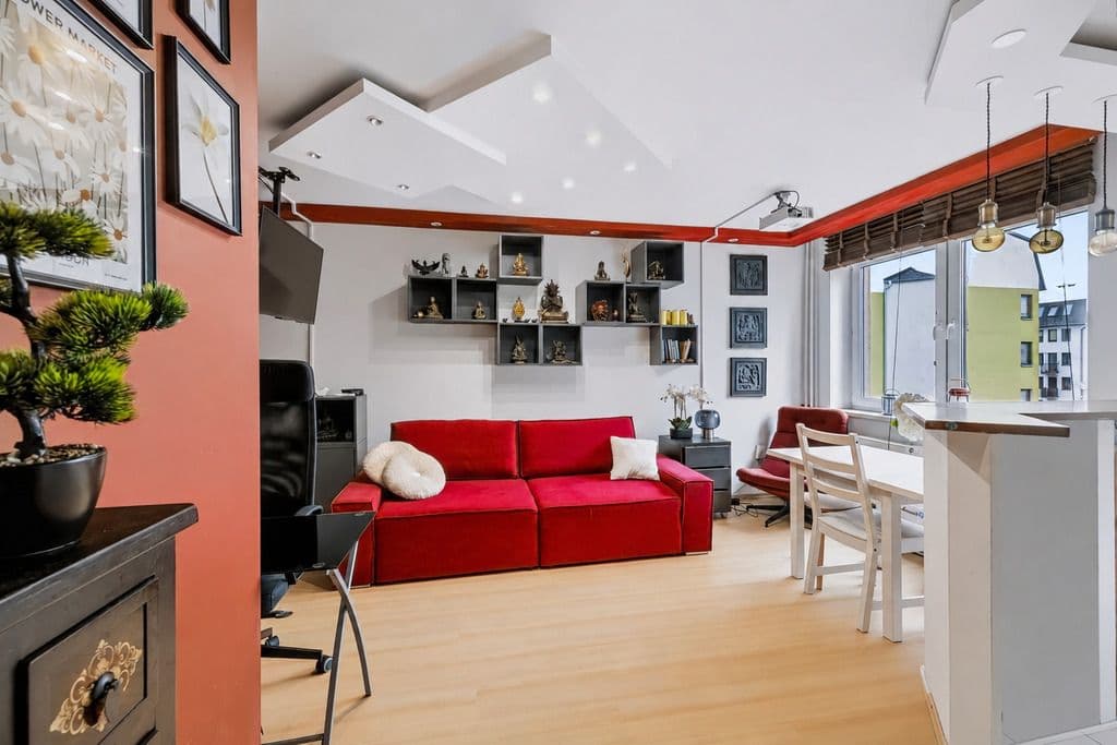 Bright 2-room apartment with balcony in prime location – 1