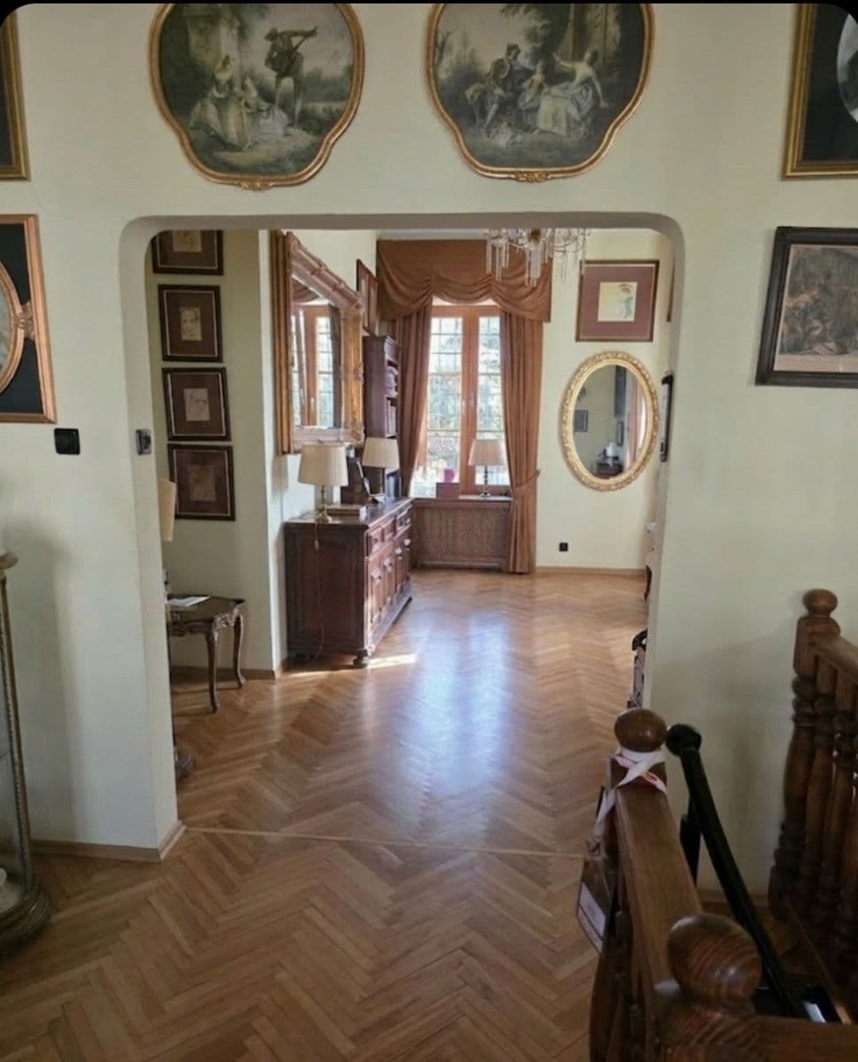 Unique villa half in historic Żoliborz – 2