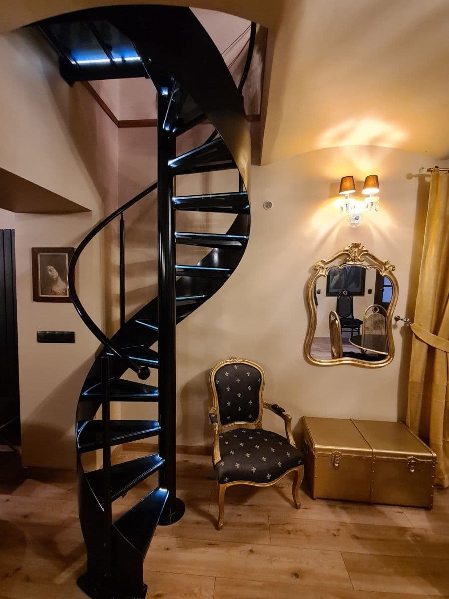 Unique villa half in historic Żoliborz – 9