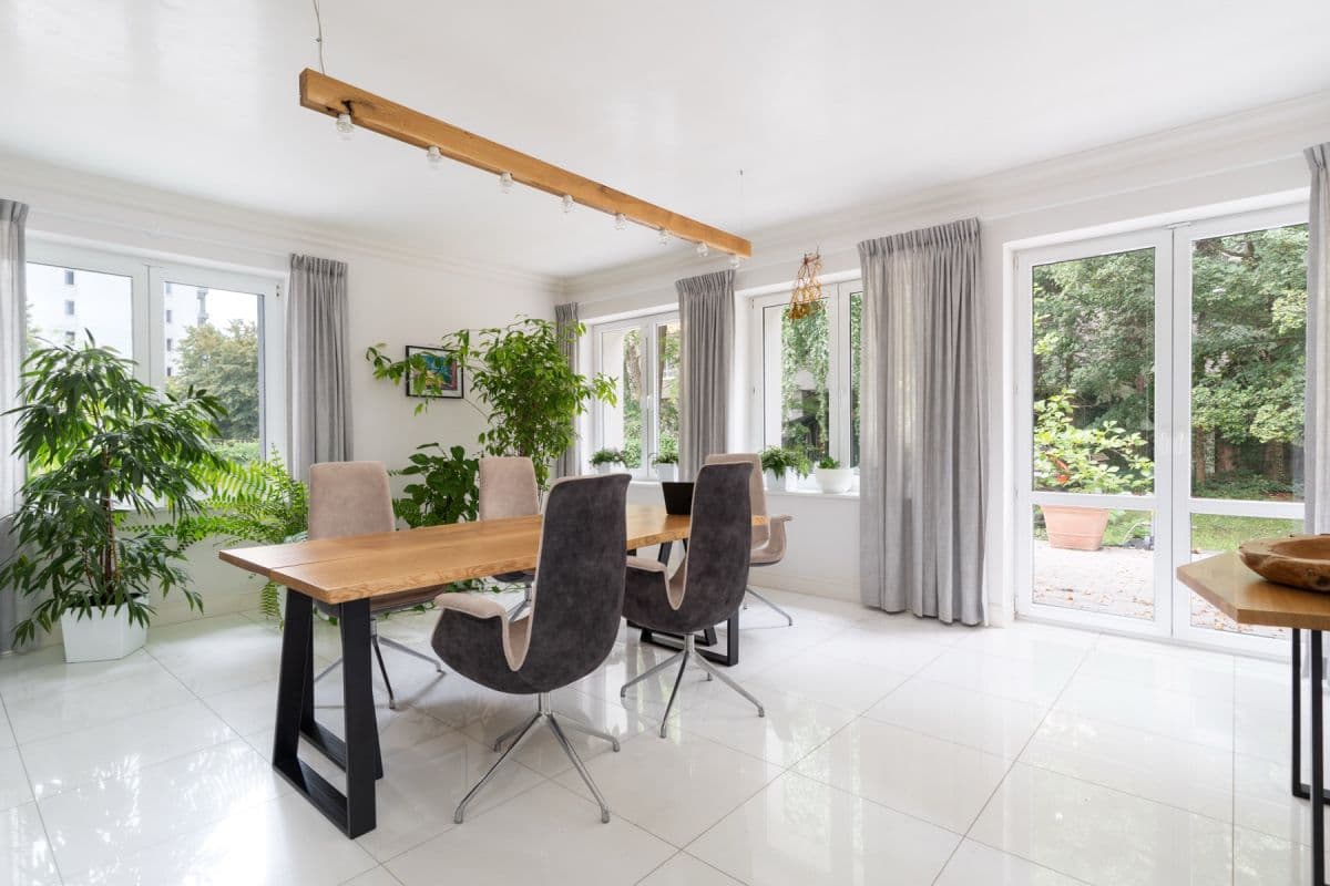 Spacious 2-story house for business in Mokotów – 1
