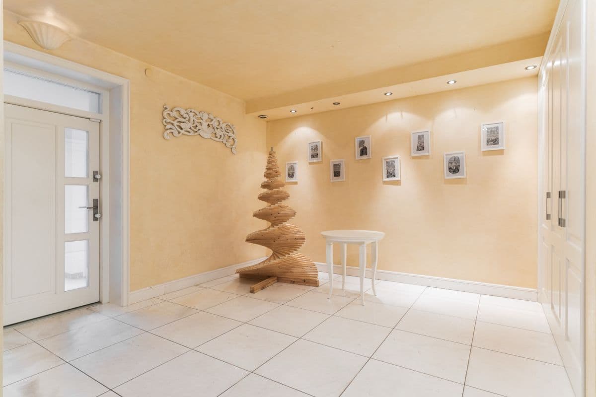Spacious 2-story house for business in Mokotów – 16