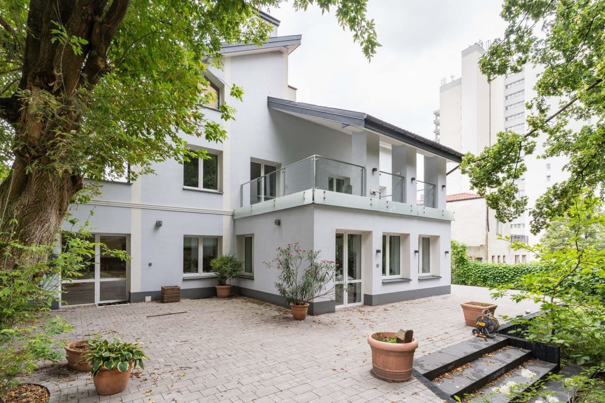 Spacious 2-story house for business in Mokotów – 20
